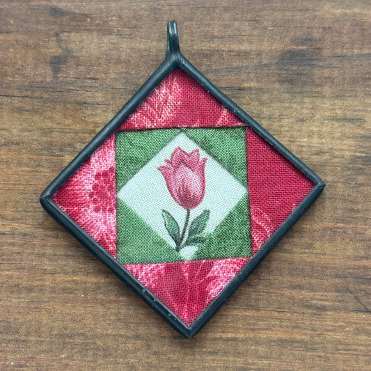 Red and green tulip pendant